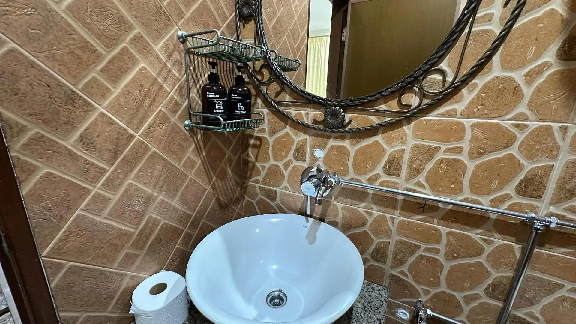Spacious Air Terjun Semi-D 7Br 21Pax جورج تاون 0*,