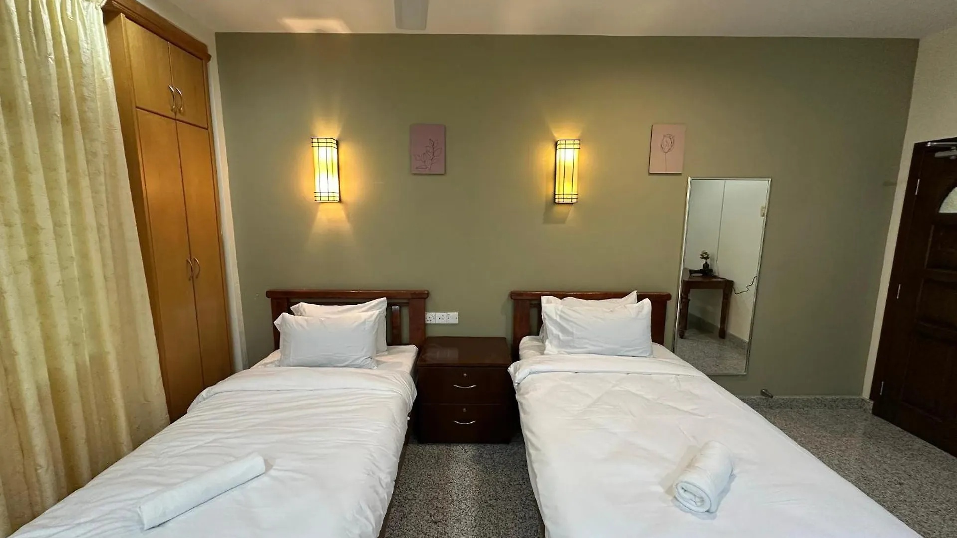 Spacious Air Terjun Semi-D 7Br 21Pax جورج تاون 0*,