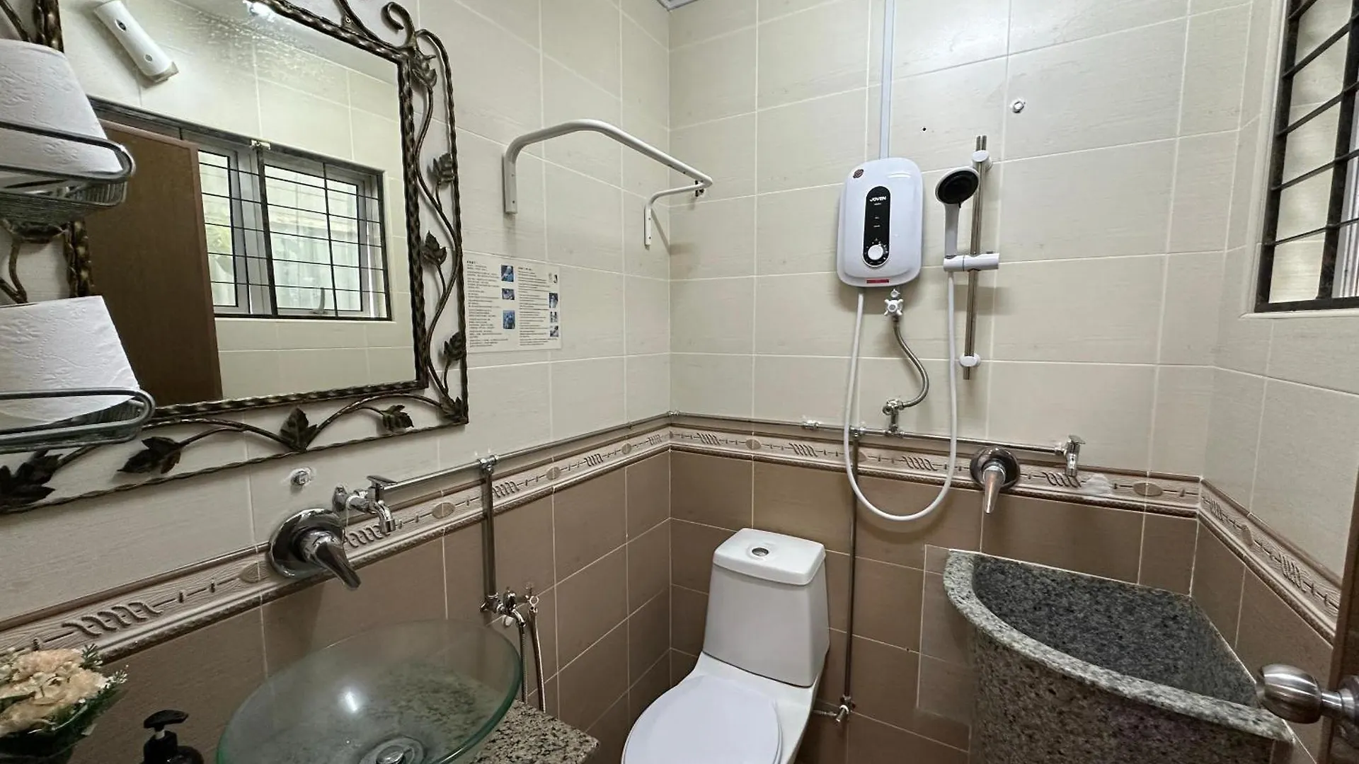 Spacious Air Terjun Semi-D 7Br 21Pax جورج تاون 0*,  ماليزيا