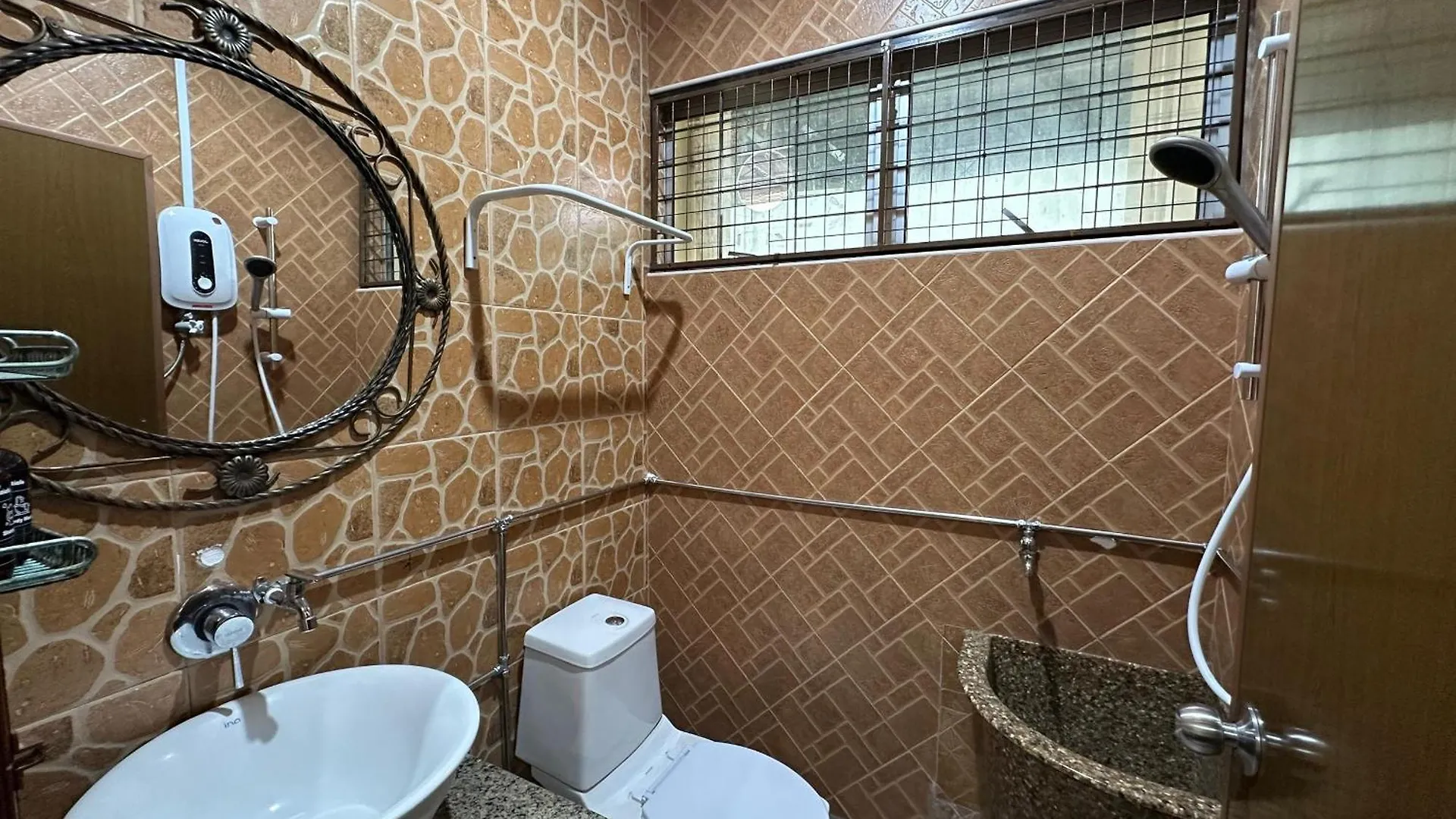 بيت للعطل Spacious Air Terjun Semi-D 7Br 21Pax جورج تاون